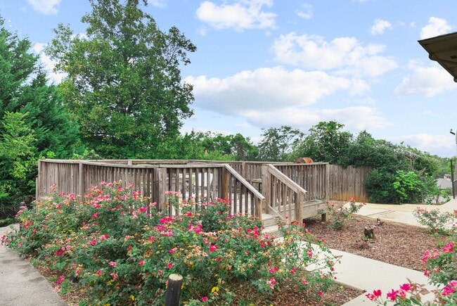 Photo - Hillside Manor