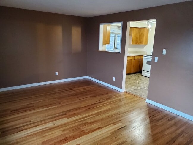 Photo - Charming 2 Bedroom, 1 bath- Lyncourt
