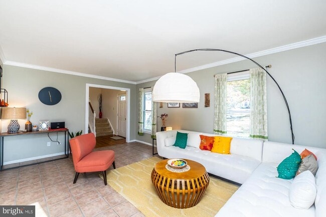Photo - 517 Summercroft Dr