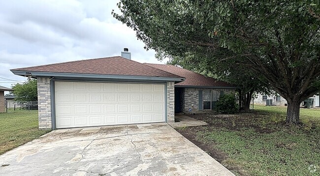 Building Photo - 1801 Leader Dr Rental