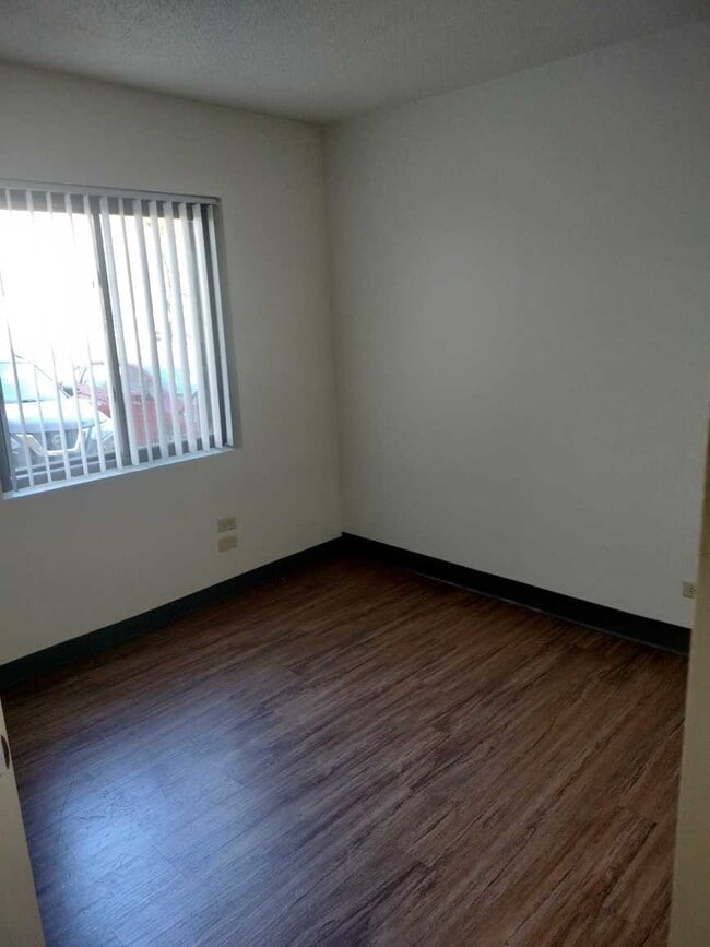 Photo - Peterson Plaza