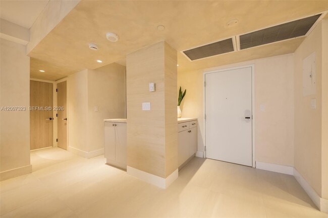 Photo - 2301 Collins Ave Unit 526