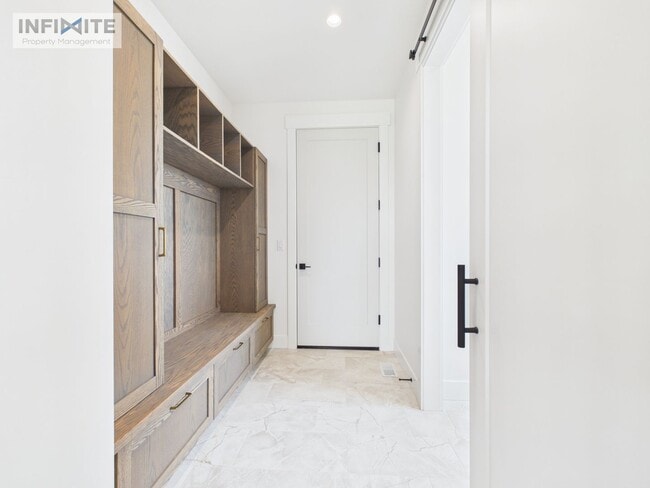 Photo - Modern Country Living in the Heart of Churchill