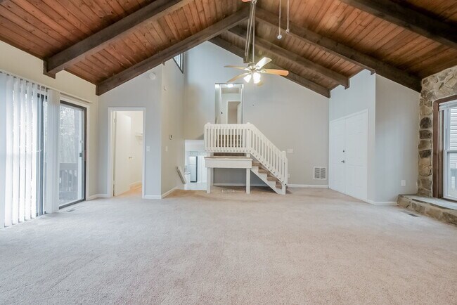 220 N Fayette Ct
