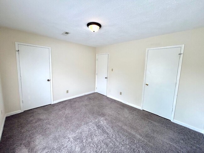 Photo - Cute and Cozy-ONE BEDROOM/ONE BATH - SOUTH HUNTSVILLE LOCATION -With a $300 Off the first month's...