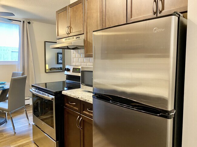 Photo - 10735-10735-127 127 St NW Unit 202