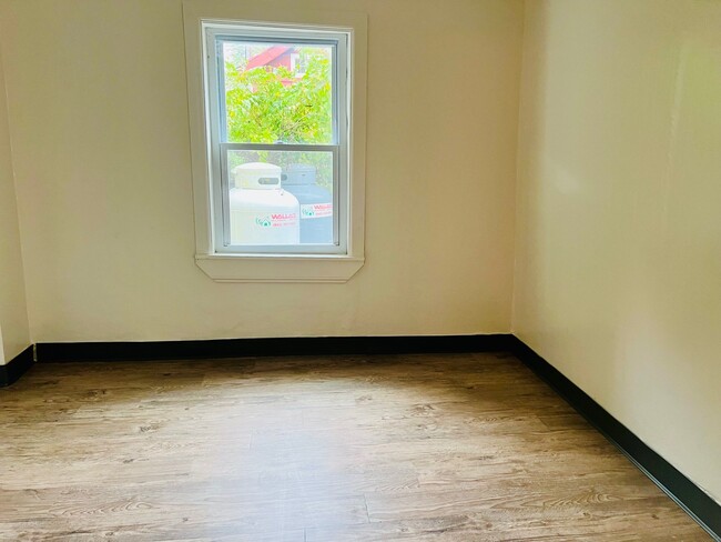 Dining area in kitchen - 2 Amdurer Rd Unit 2