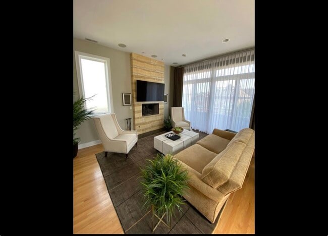 Photo - 1248 N Cleaver St