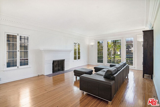 Photo - 1040 S Alfred St