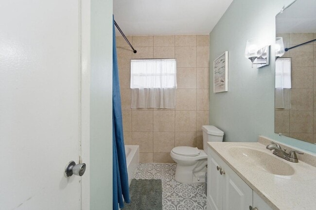 Photo - 1424 Willow Rd