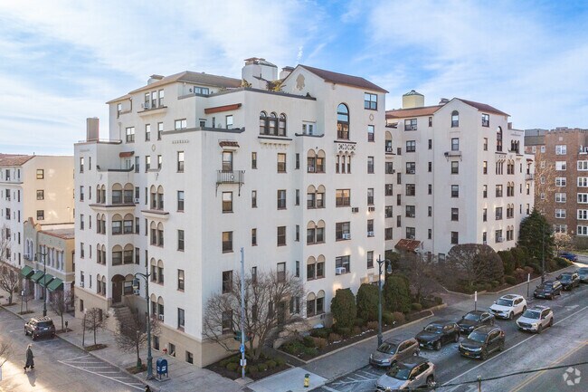 Photo - Larchmont Hills