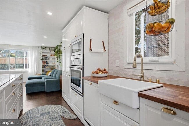 Photo - 125 E Moreland Ave