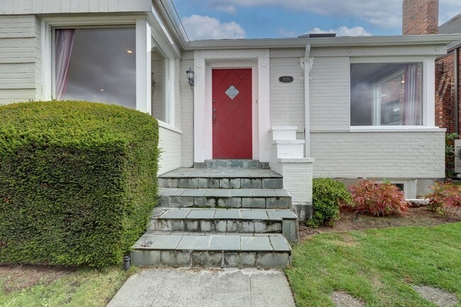 Photo - 3856 46th Ave NE