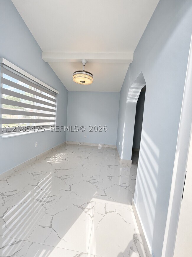 Photo - 871 SE 4th St