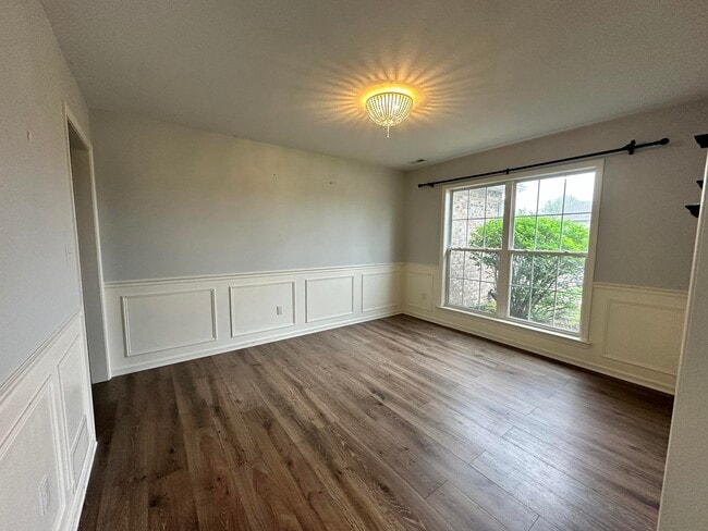 Building Photo - 305 Port Way