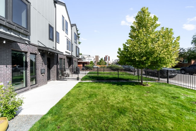 Photo - 1401 Yates St