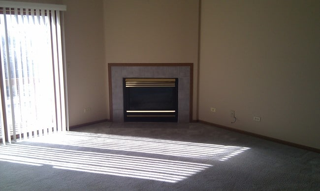Building Photo - 280 WoodridgeUnit C Rental
