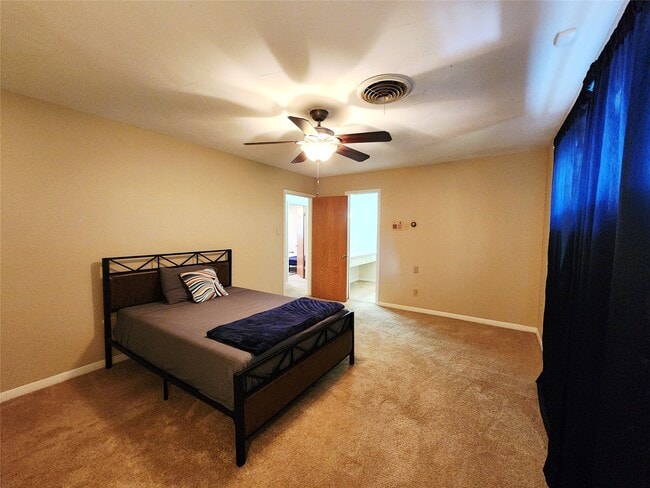 Photo - 1702 Ivie Lee St