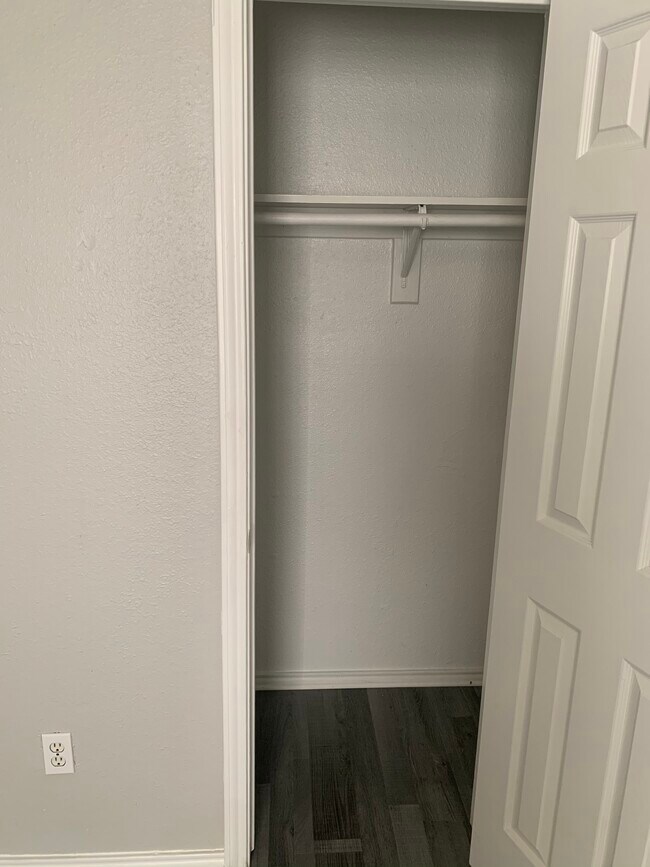 B-1 Closet