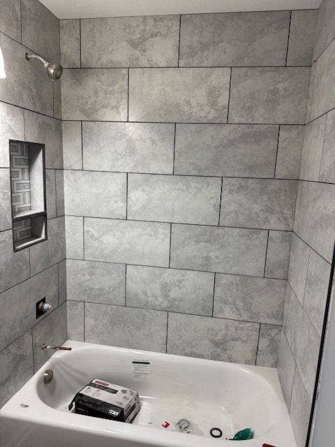 Baño del pasillo - 147 Longview Dr