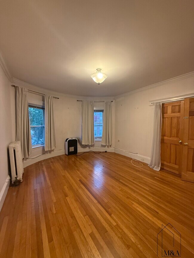 Photo - 43 Strathmore Rd Unit 3