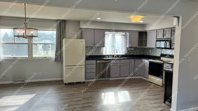 Photo - Peaceful 3-Bedroom Home in a Wooded Rockford Neighborhood