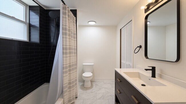 Photo - 959 N Wolcott Ave
