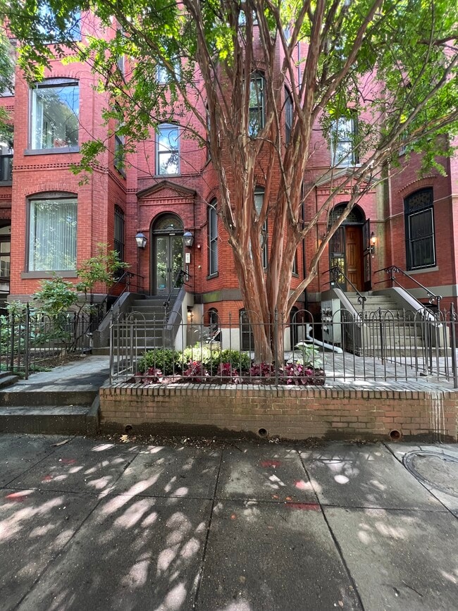Photo - 1506 Q St NW Unit 1