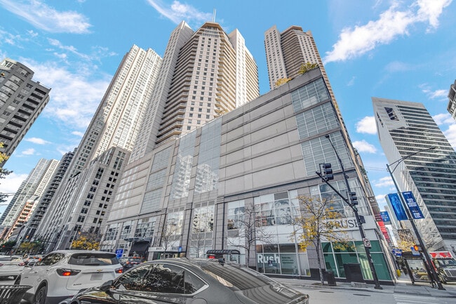 Building Photo - 545 N Dearborn St Unit 3006