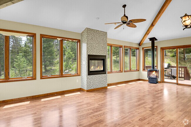 Building Photo - 5368 Evergreen Heights Dr Rental