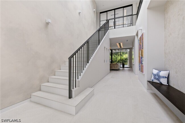 Photo - 590 6th Ave N