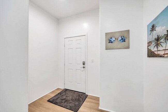 Photo - 834 S Farmer Ave