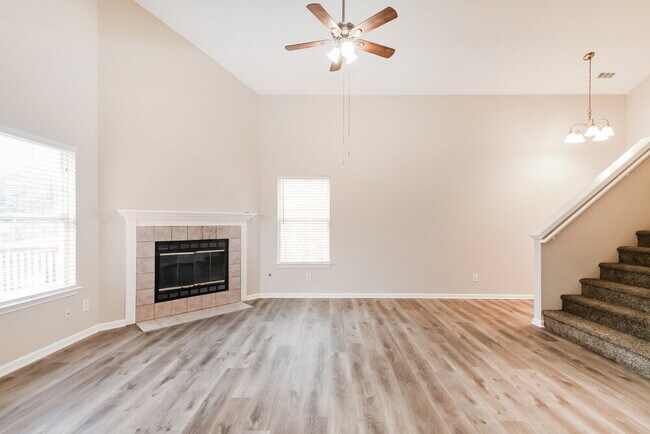 Photo - 16804 Lowell Dr