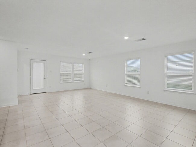 Photo - 1310 Cardinal Trl