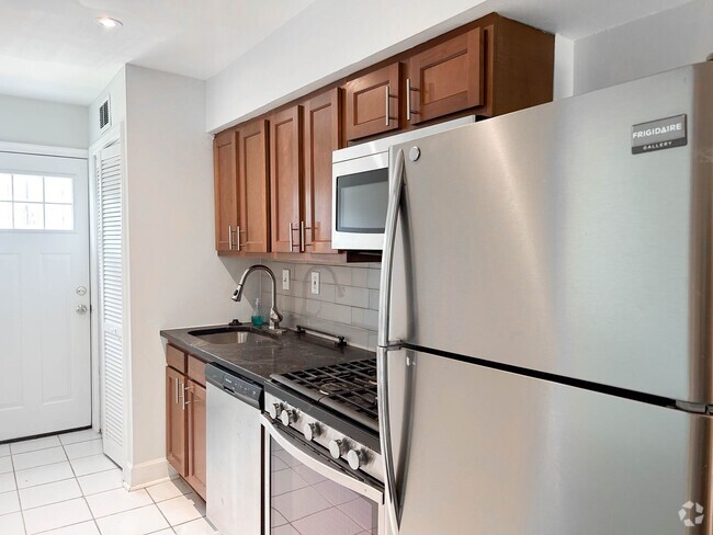 Building Photo - 1272 16th St NE Unit # A Rental