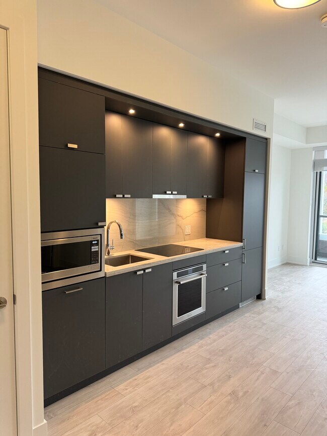 Photo - STUNNING 2 BEDROOM SUITE IN LUXURIOUS ETOB... Unit 1