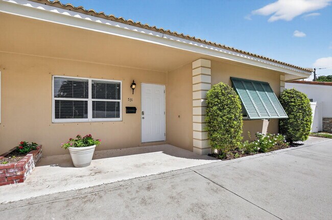 Photo - 529 NE 18th St