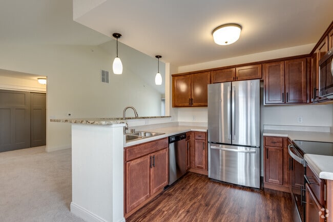 3 BR, 2 BA - 1,529SF