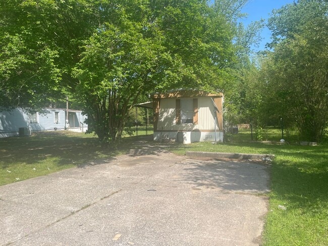 Photo - 1705 Leonard Dr