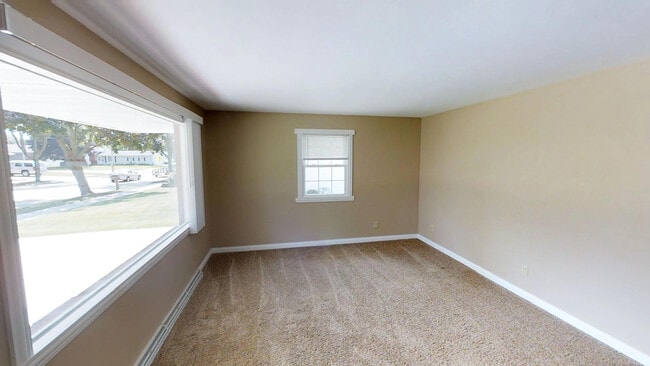 Photo - 325 S Matthias St