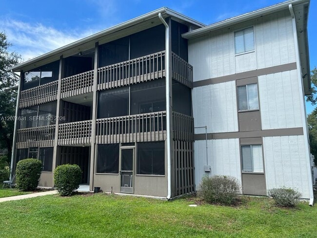 Building Photo - 6519 W Newberry Rd Unit 1014