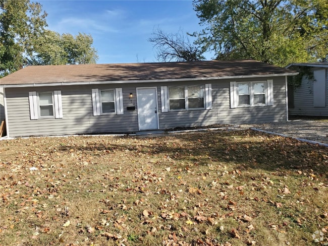 Building Photo - 722 St Martin Dr Rental