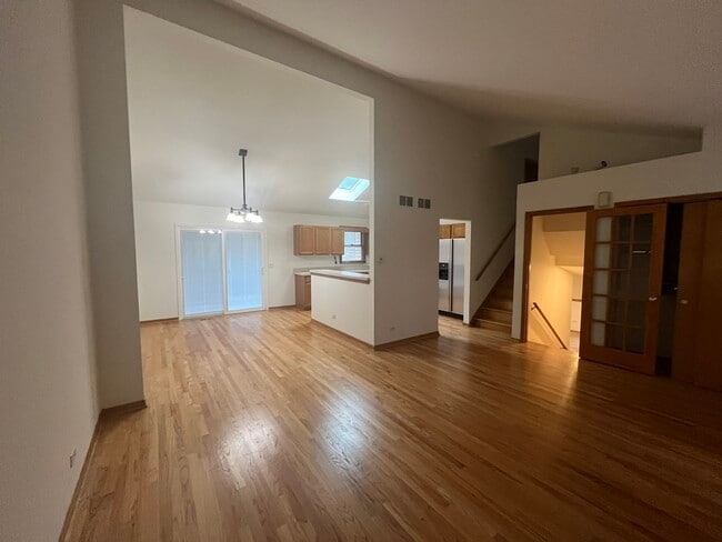 Photo - 3S572 Haylett Ave