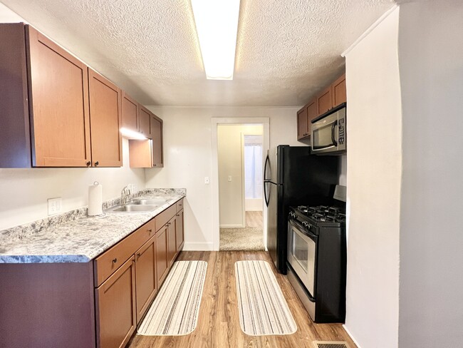 Photo - 319 N Walnut St