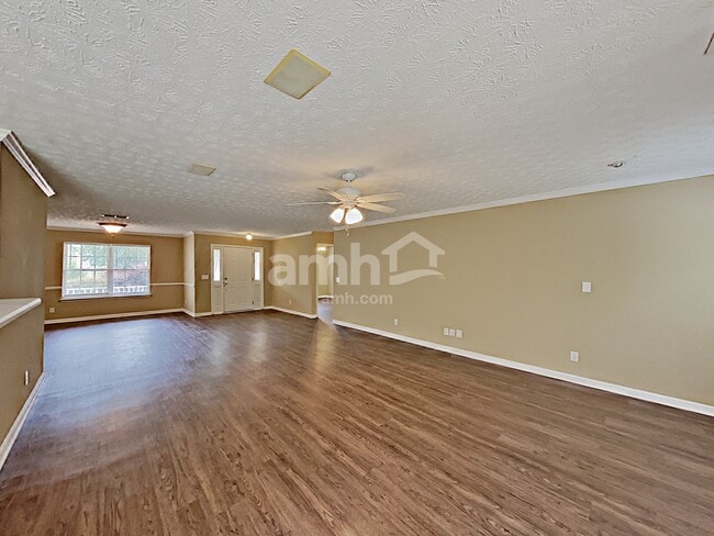 Photo - 517 Lazy River Ln