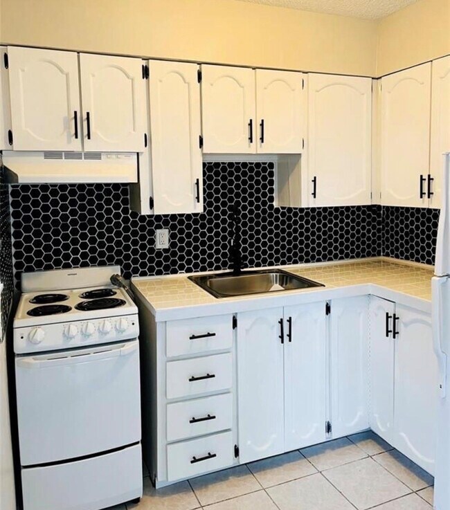 Photo - 47 SE 13th St Unit 2