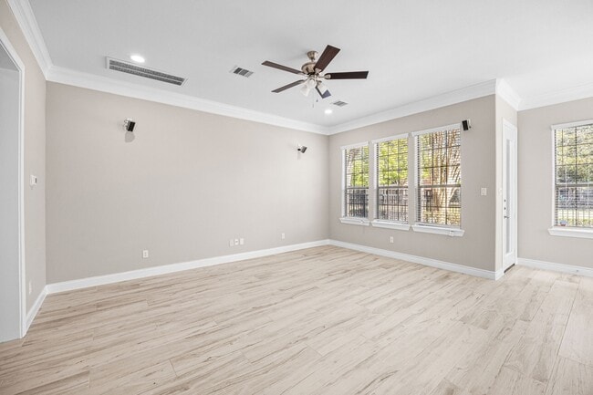 Photo - 9151 Lago Crest Dr