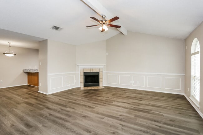 Photo - 6715 Oregon Trail