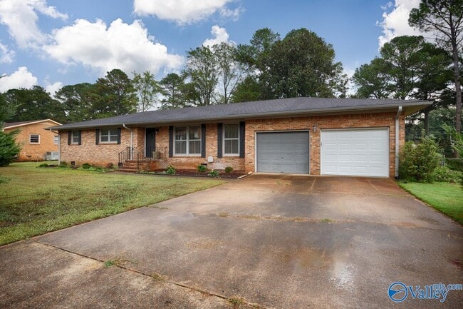 Building Photo - 2105 Shannonhouse Rd SW