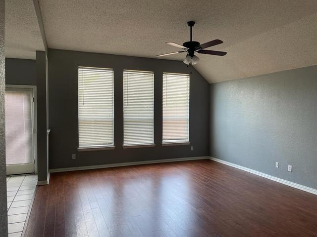 Photo - 1662 Natural Bridge Dr